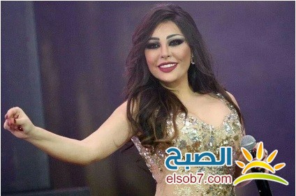 بالصور مغنية لبنانية تتحول لهيفاء وهبي بعمليات التجميل