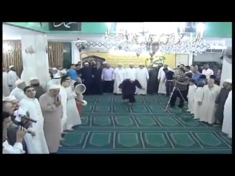 بالفيديو.. مسجد يتحول الى ساحة رقص غريب في الأردن