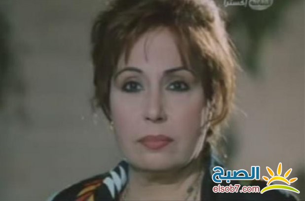 شاهد بالفيديو رد فعل الفنانه أمل ابراهيم بعد تقبيلها الفنان محمد صبحى أمام الجميع