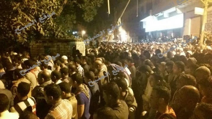 بالفيديو صلاة الغائب على أرواح شهداء أمس وحضور المئات للصلاة على أرواحهم