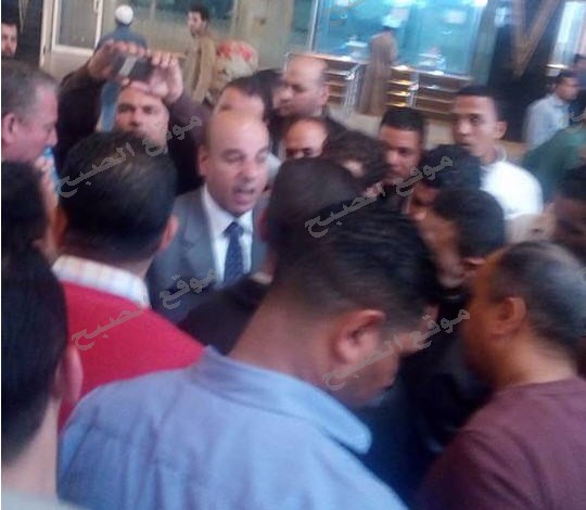 بالصور اضرابات العاملين في سكك حديد مصر في كافة المحافظات