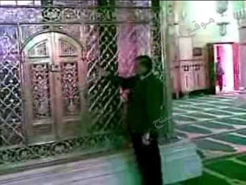 مسجد علي زين العابدين في القاهرة يتحول إلى مكان اختلاط بين الرجال والنساء و حلل مشى الكرنب في المسجد !