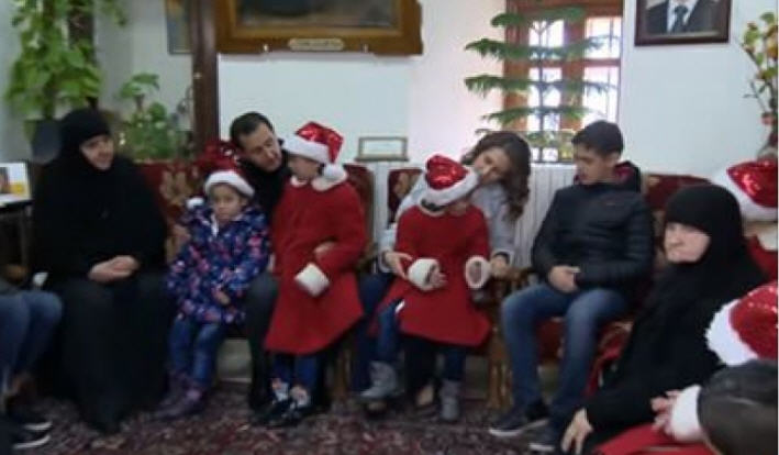 بشار الأسد يستفذ الشعب السورى والعربي بعد سقوط الطائرة الروسية بأحتفالات رأس السنة مع زوجته