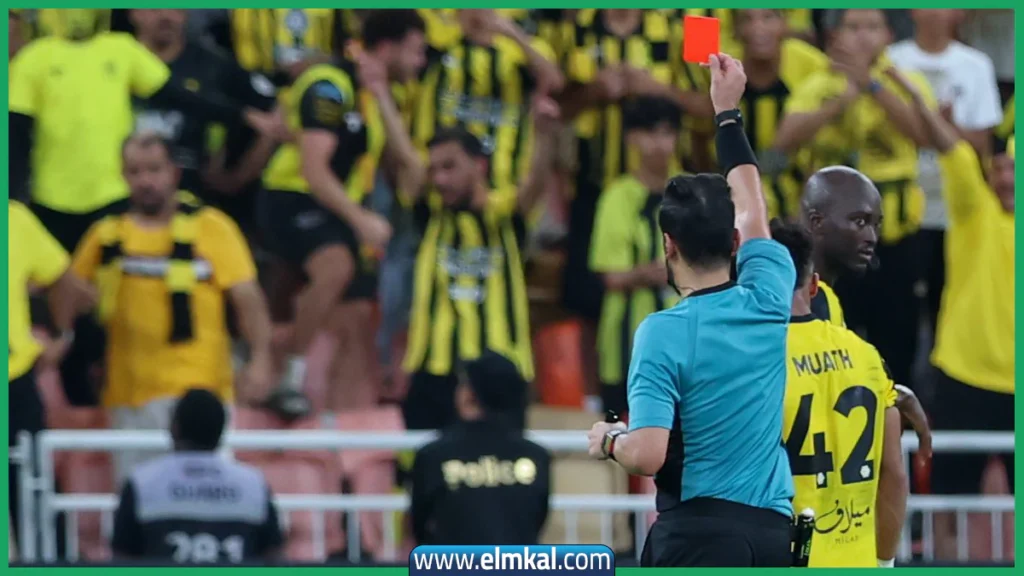 حالة طرد من مباراة الاتحاد والفتح