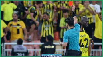 حالة طرد من مباراة الاتحاد والفتح