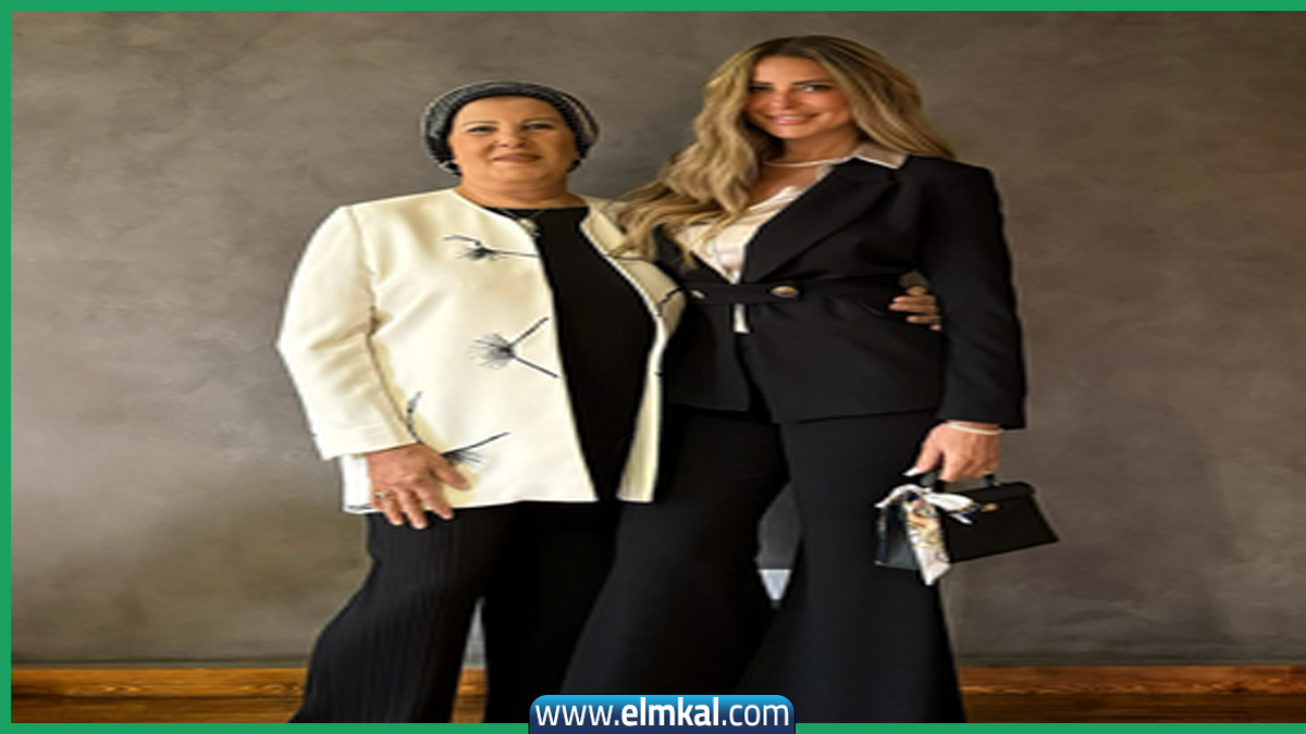 ريم مصطفي تنعي والدتها وسط أجواء حزينة في وداعها