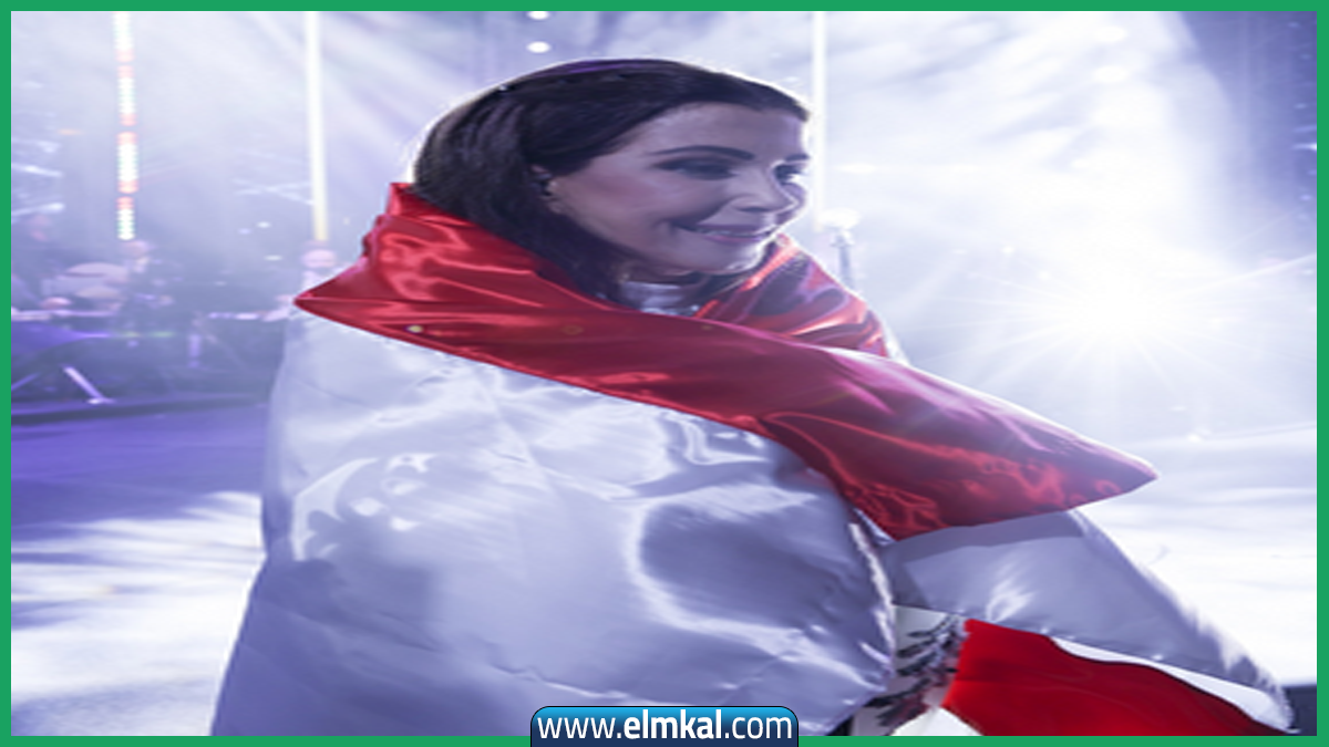 ماجدة الرومي تغني في الاوبرا وترفع علم مصر