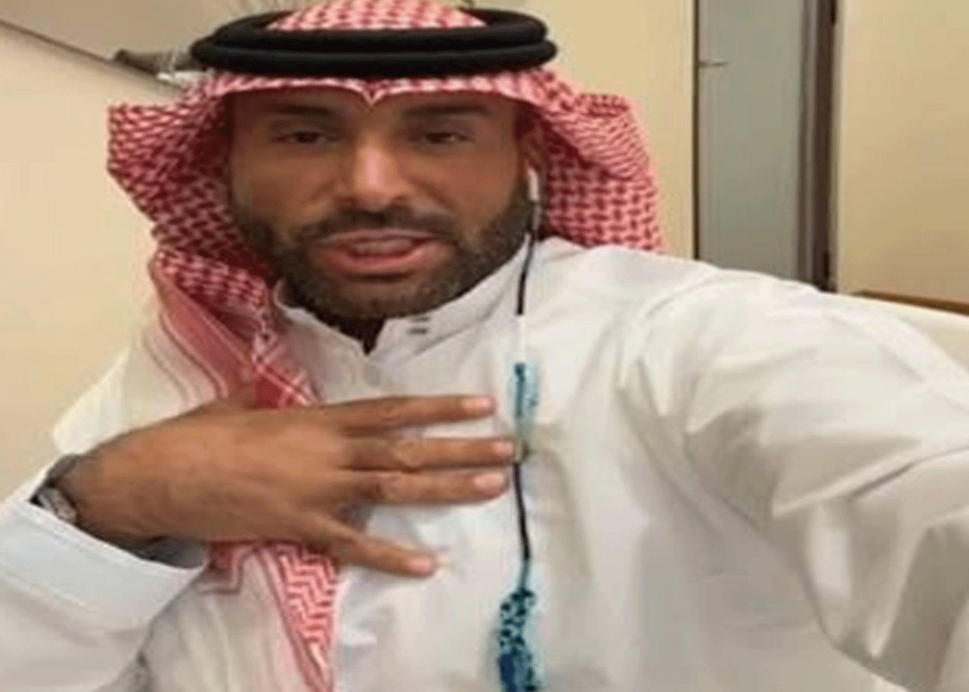 مم بُني المقهى الموجود في المشتل؟ حل مسابقة يزيد الراجحي 13 حل مسابقة يزيد الراجحي
