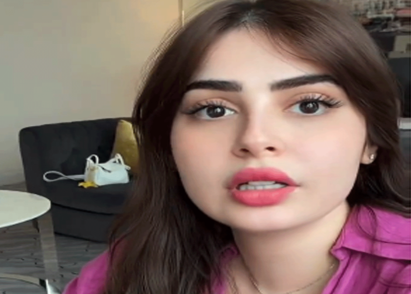 رؤى الصبًان.. بعد 8 سنوات من زواجها من حمود الفايز “أنا انفصلت والحمد لله”