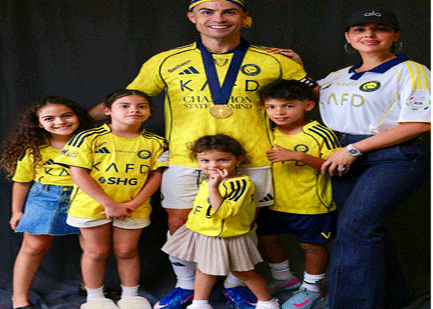 زفاف رونالدو و جورجينا 8 أغسطس.. وكيف كان للأطفال التأثير الكبير في إتمام الزواج
