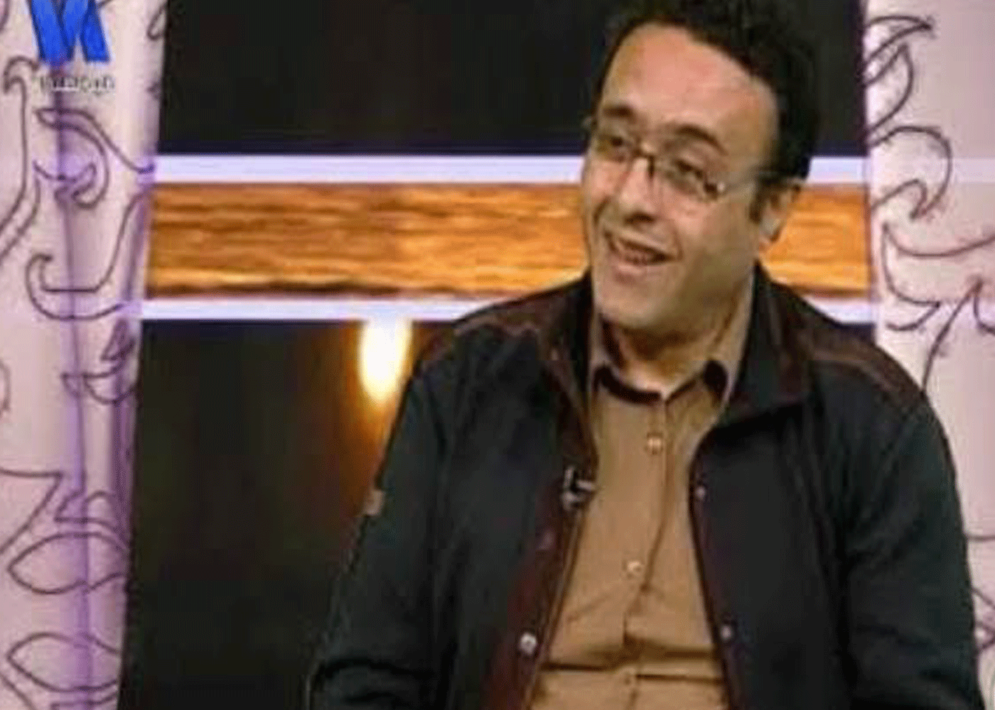 بتعرف تكسب ابتسامه عنيها.. الشاعر احمد عبد الله سليمان