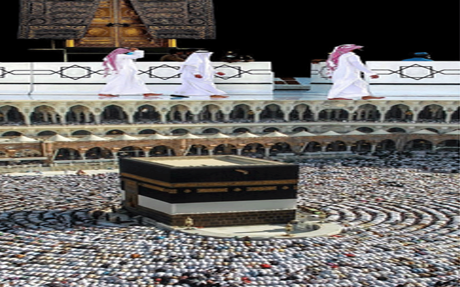 أسرار ثوب الكعبة.. كيف تحولت صناعة الكسوة من المحمل التاريخي إلى مجمع مكة المكرمة؟ 2 كسوة الكعبة المشرفة